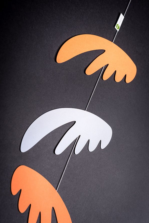 závěsná dekorace (mobil) - Pestrá křídla malá oranžová