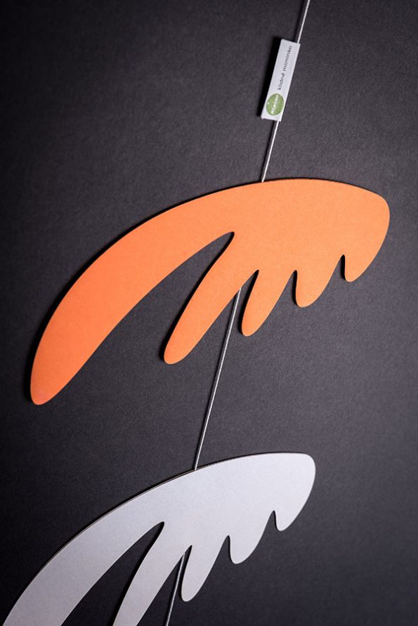 závěsná dekorace (mobil) - Pestrá křídla malá oranžová