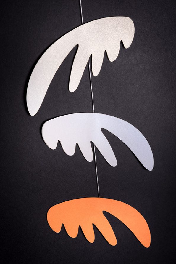 závěsná dekorace (mobil) - Pestrá křídla malá bílá
